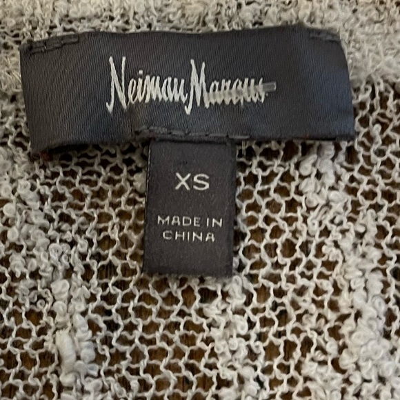 🤍📍Neiman Marcus Cream Textured Knit Tee – Size XS - Picture 2 of 12